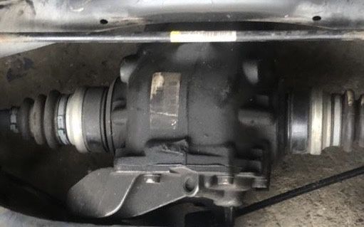 Редуктор заднего моста БМВ BMW F30 F31 F32.