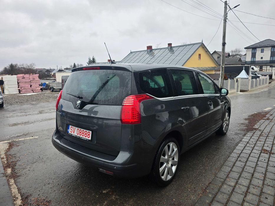 PEUGEOT 5008 1.6 HDI