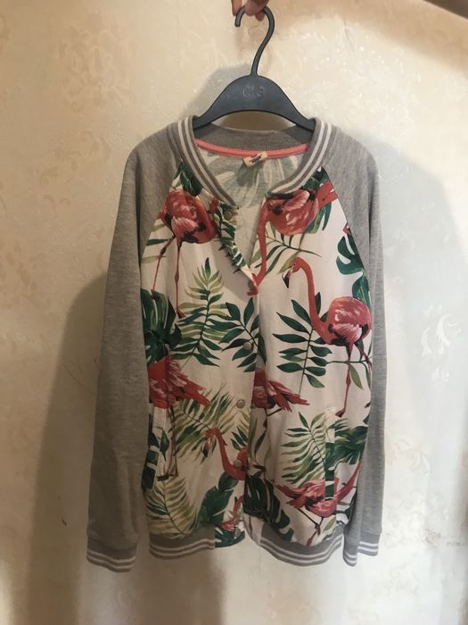 Куртка ветровка  для девочки 5000 тыс