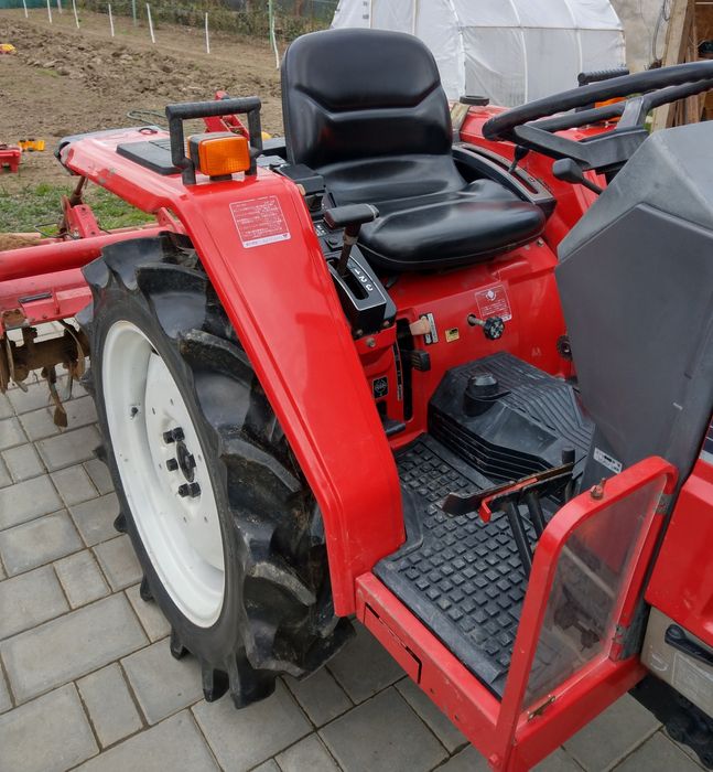 Tractor Yanmar 19 cp