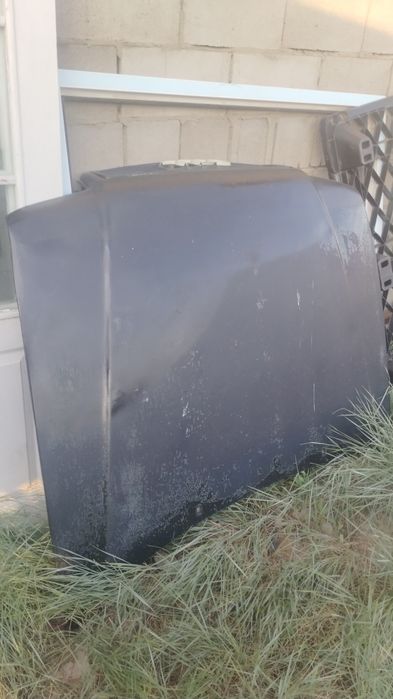 Продам капот от ауди В4