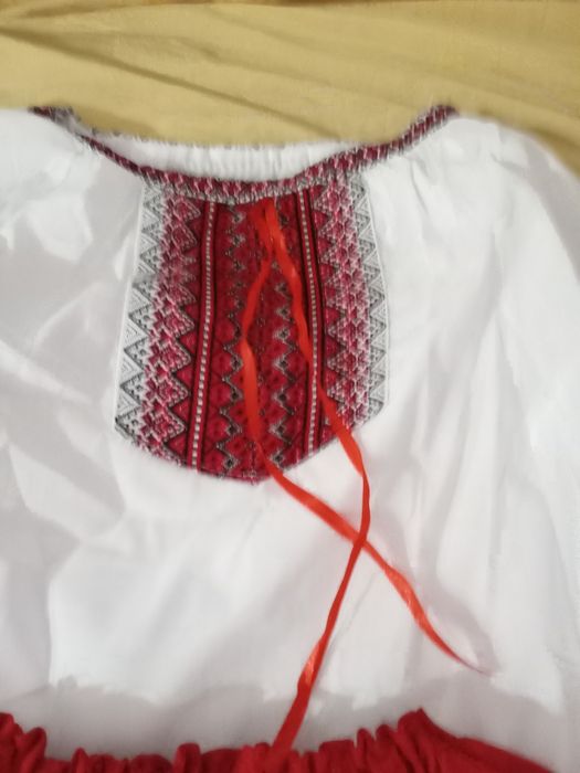 Vând coatumas tradițional