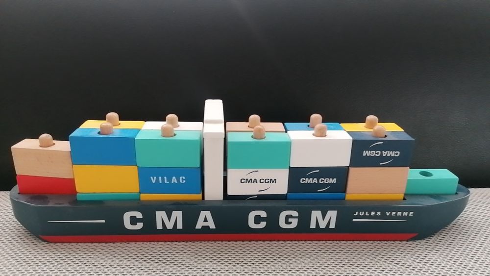 Дървен кораб Vilac за низане