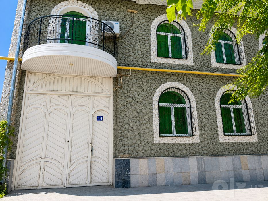 Konimex tumanida 2 qavatli xovli sotiladi