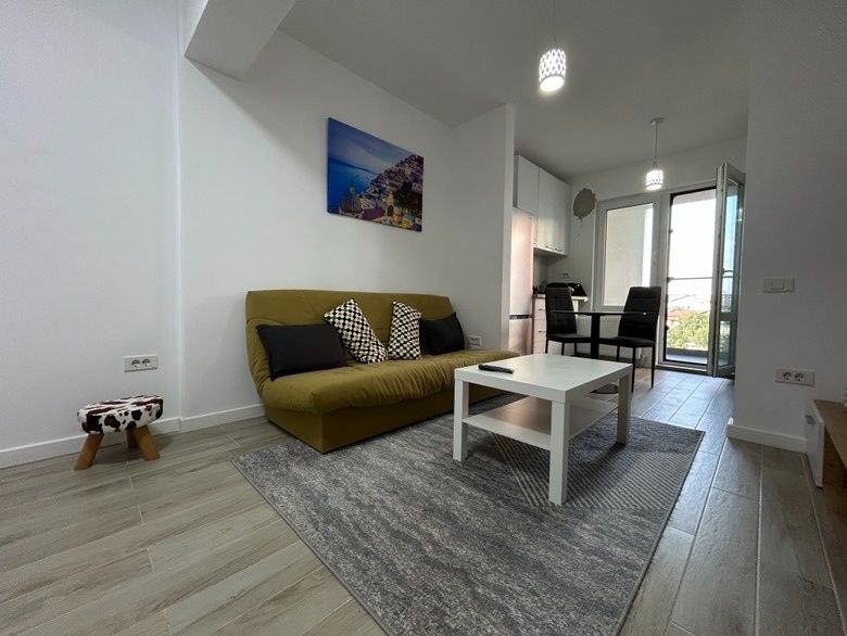 Studio modern de închiriat