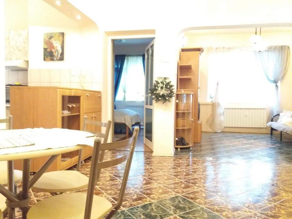 Дава се под наем Двустаен апартамент в София, Център - 80 кв.м за 575 € - Снимка #1