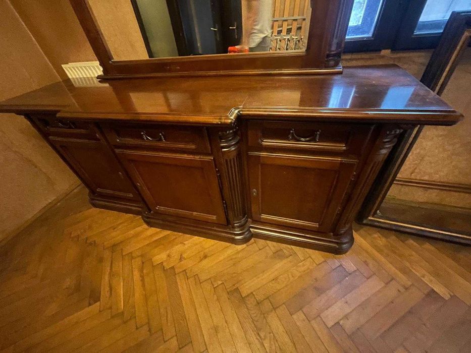 Set mobilier clasic living lemn masiv comoda + oglinda + masa + pendul