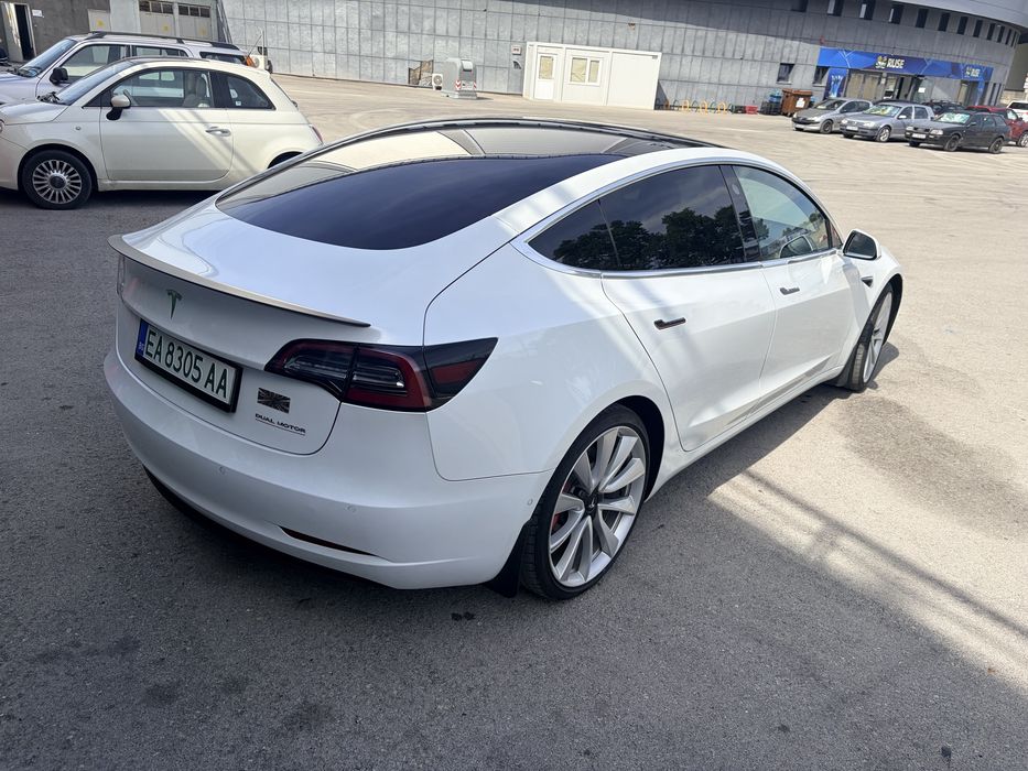 Tesla Model 3 Performance