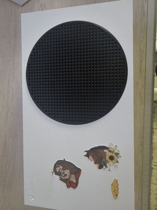 Продам xbox series s срочно!