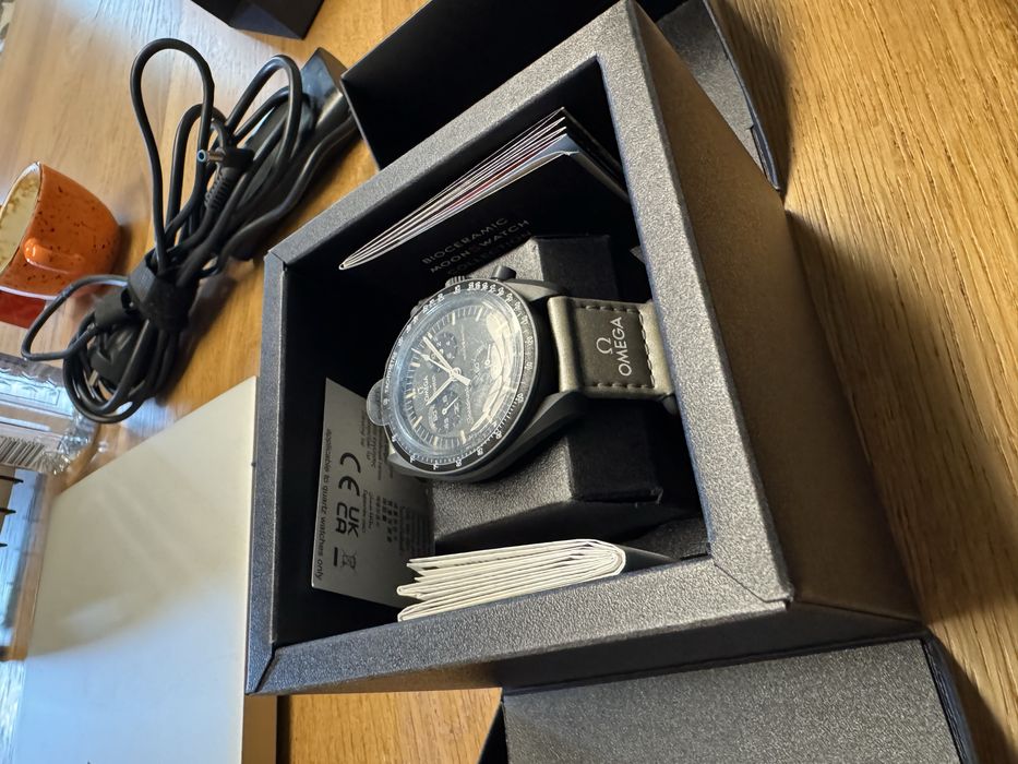 Swatch x omega moonswatch