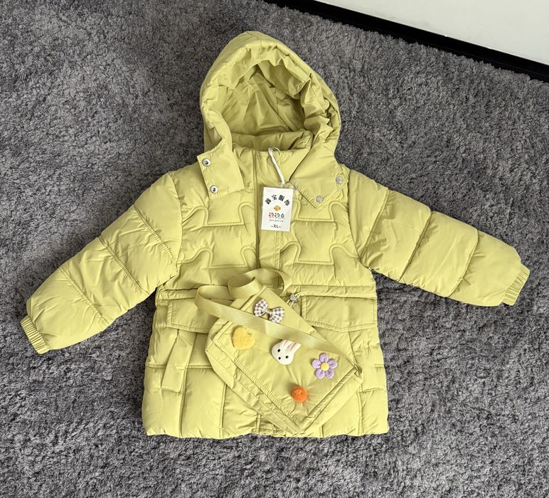 Новые детские куртки.