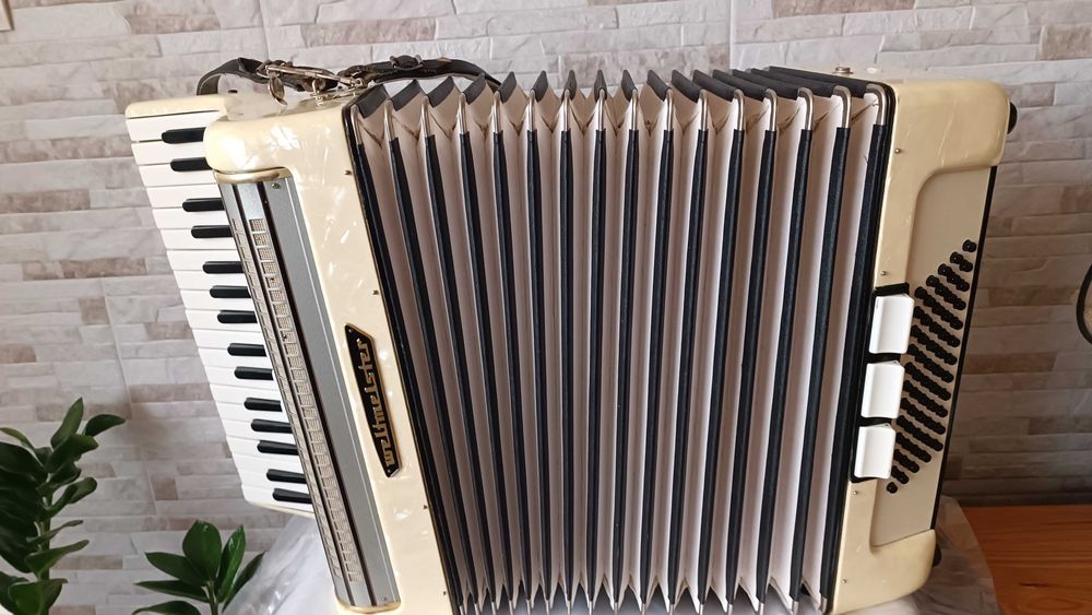 Акордеон - Weltmeister - 60 баса - Made in GDR