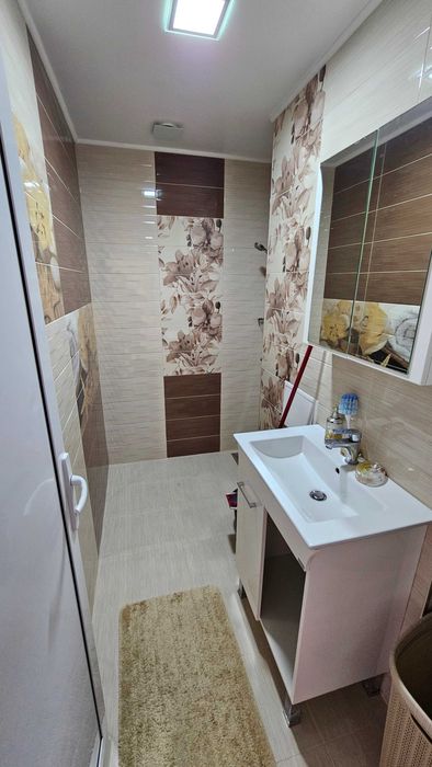 Дава се под наем Тристаен апартамент в Разград, Освобождение - 76 кв.м за 498.27 € - Снимка #2