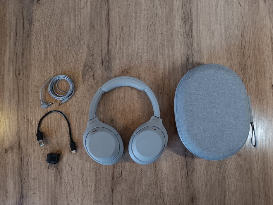 SONY WH-1000XM4 серебристый