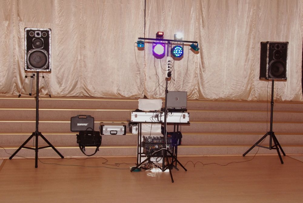 Kit Sonorizare - (2Boxe, laptop, placa sunet, amplificare)