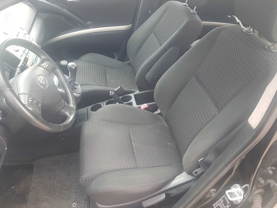 Toyota Corolla Verso 2.2 D4D на части Тойота Корола Версо на части