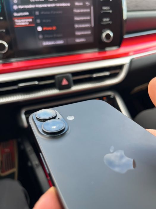 Телефон iphone 16