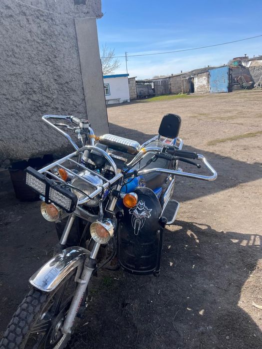 продам мотоцикл классика 200куб