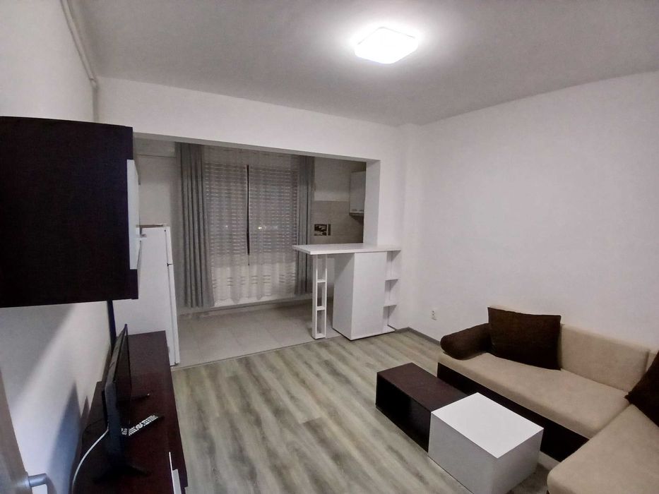 Inchiriez apartament