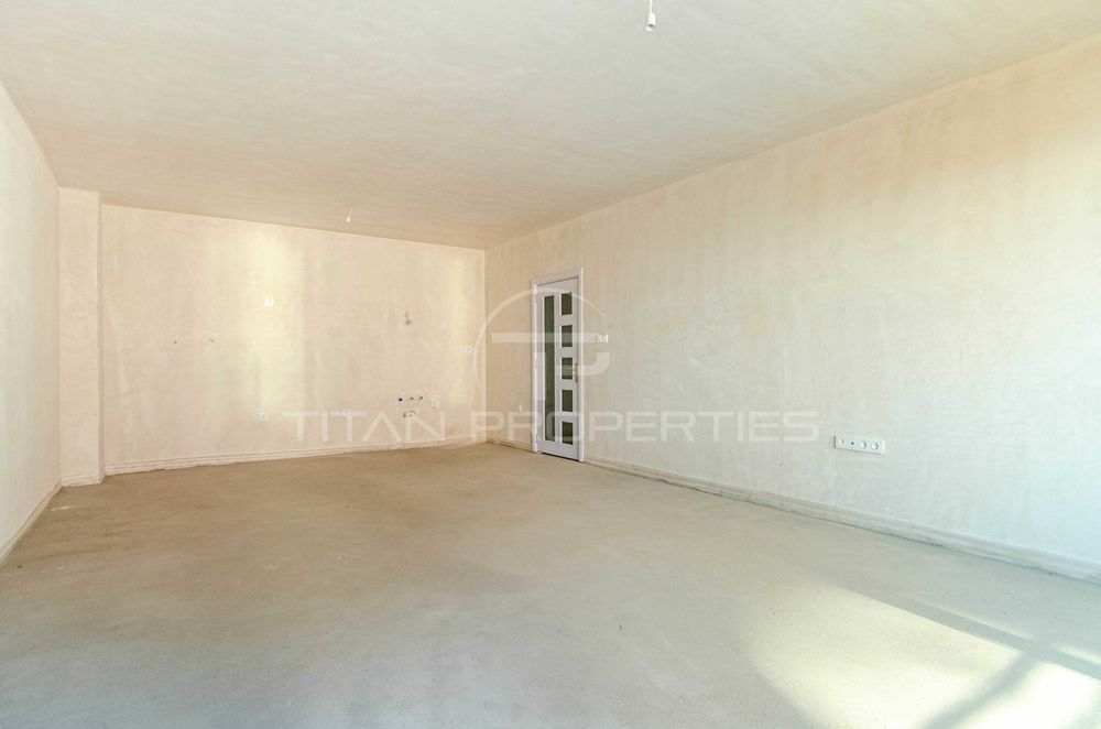 Продава се Тристаен апартамент в Пловдив, Южен - 125 кв.м за 1264 €/кв.м - Снимка #2