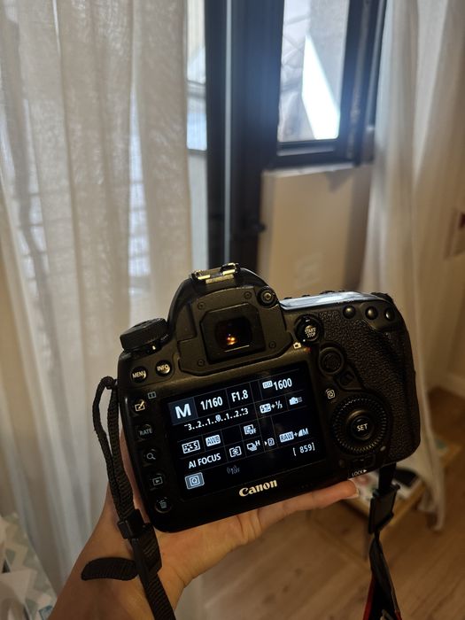 CANON 5D mark IV cu doua obiective