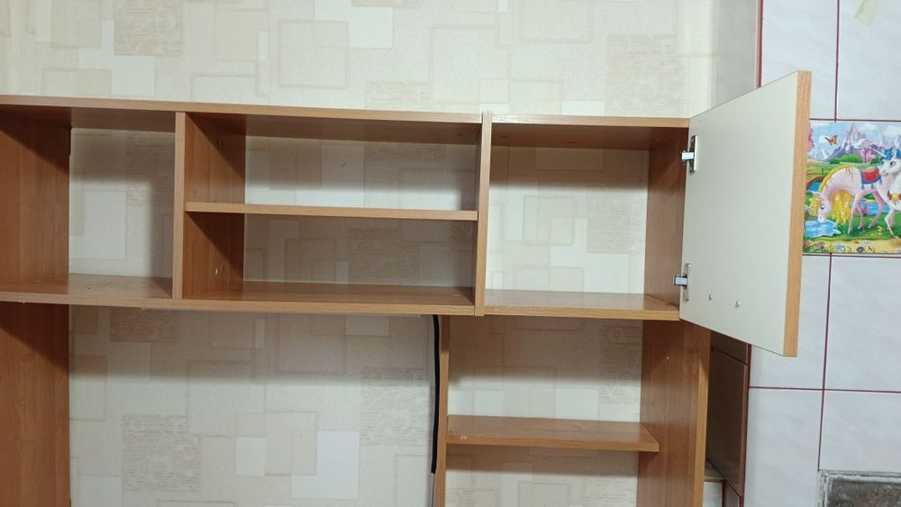 продам стол ученический