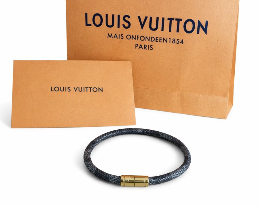 Louis Vuitton гривна