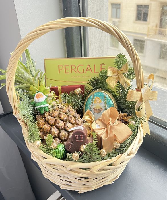 Подарочные сладкие  корзины /новогодние корзины