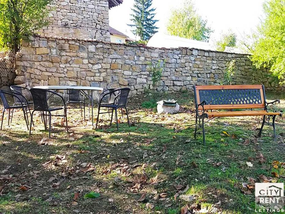 Дава се под наем Къща в с. Самоводене, Област Велико Търново - 120 кв.м за 598.23 € - Снимка #12