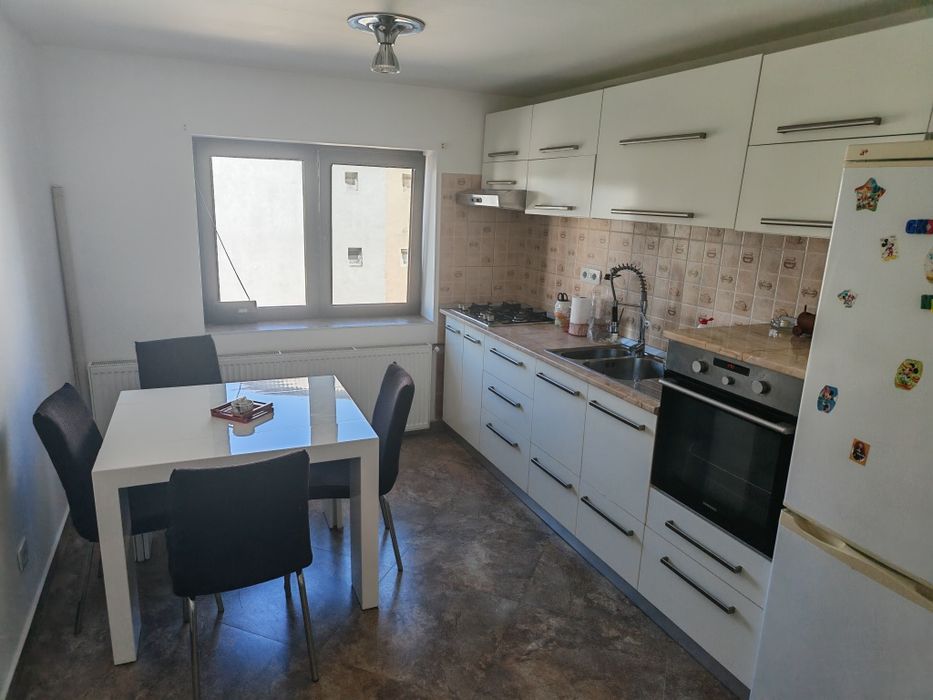 ofer apartament 3 camere Balș spre închiriere