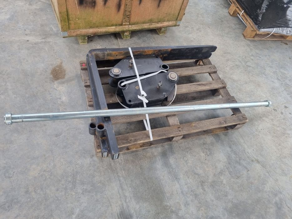 Furci paletii Caterpillar Buldoexcavator