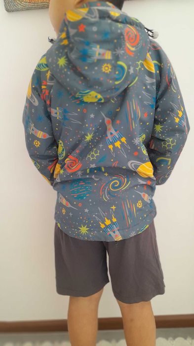 Продам детские куртки