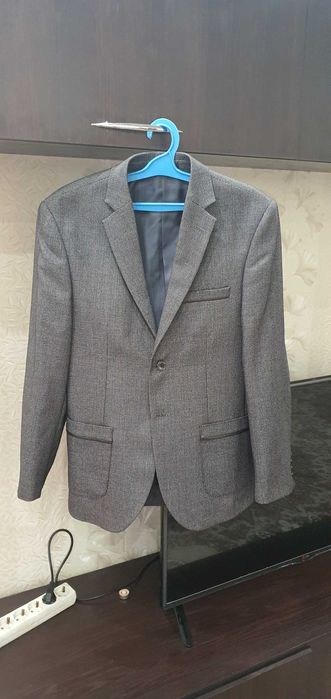 Продается костюм