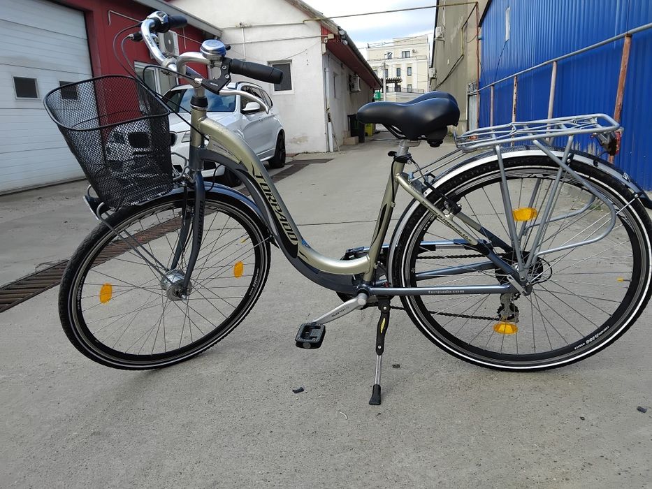 Vând bicicleta din aluminiu pentru damă