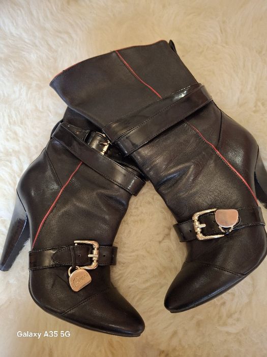 Елегантни оригинални ботушки  Guess за дамите с малко краче