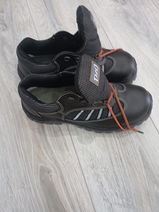 Ботинки кожаные 41 размера