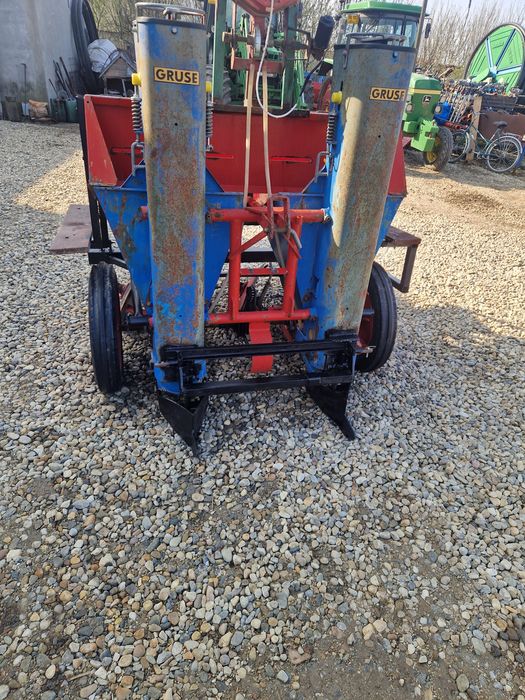 vand masina de plantat cartofi grusse