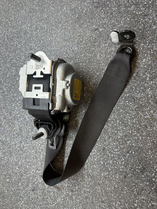 Mercedes w167 gle gls заден десен колан