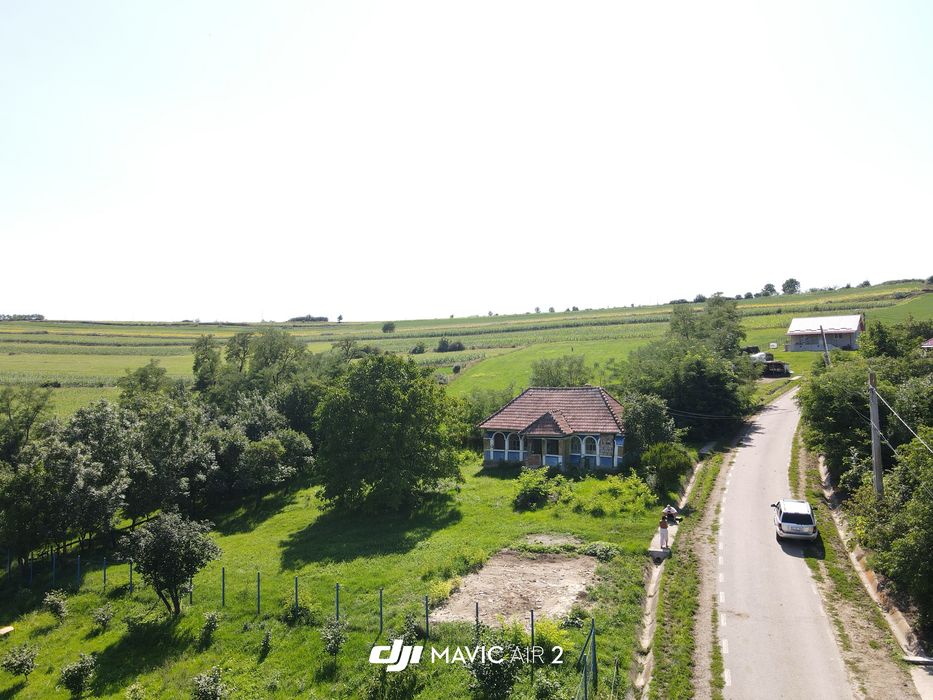 Vând teren intravilan 1.132 mp în Mociu cu constructie veche