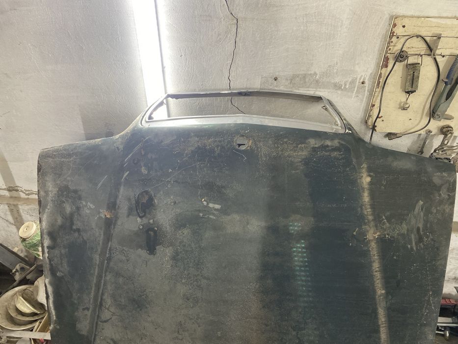 Капот от мерседес