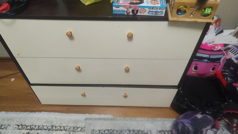 Продается шифоньер 3 отдела,комод