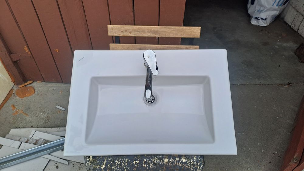 Vind ghiuveta  baie ceramica