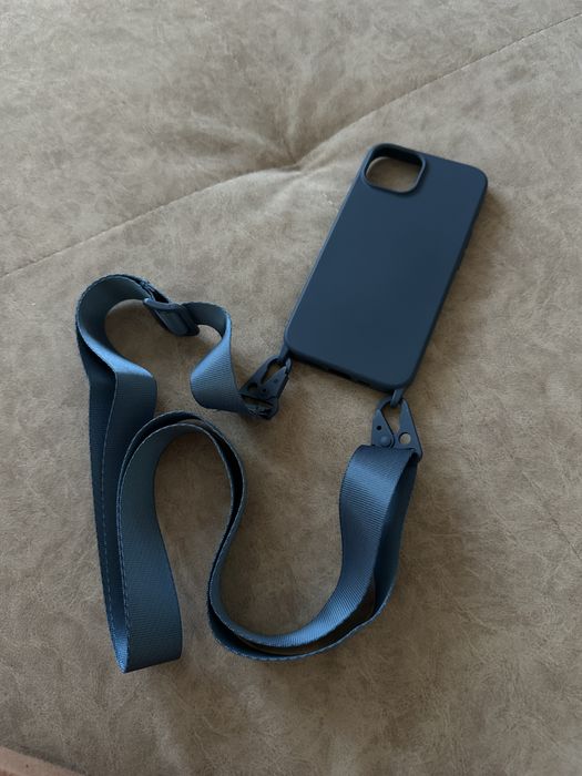 Калъф за iphone 13 с връзка (син)