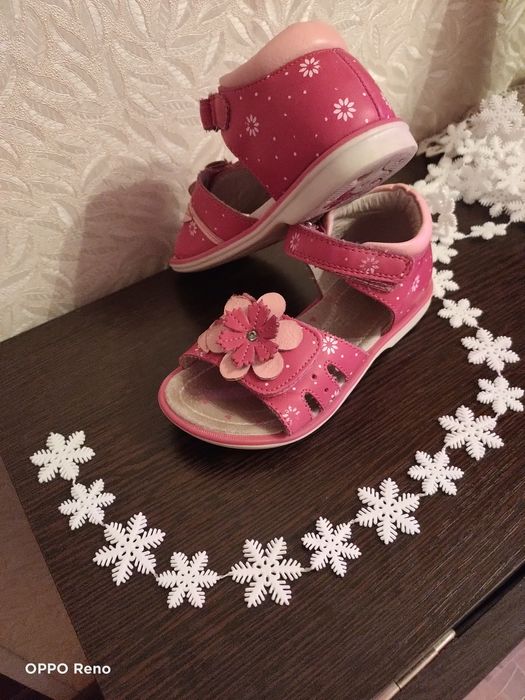 Сандалии для девочки