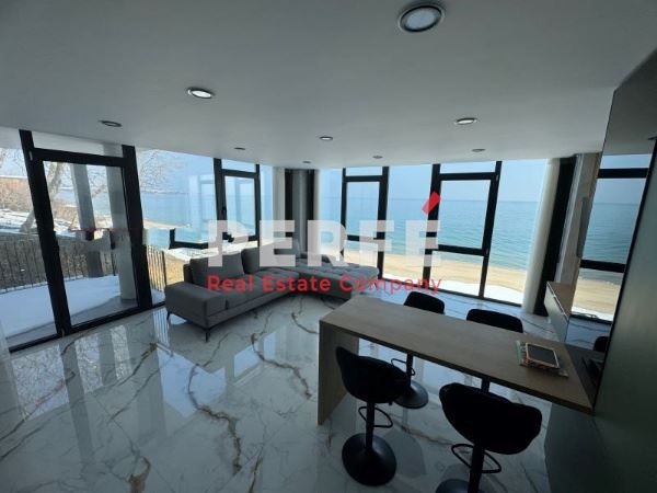 Продава се Тристаен апартамент в Обзор - 150 кв.м за 2334 €/кв.м - Снимка #1