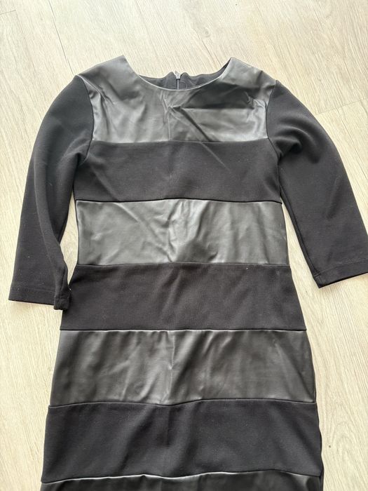 Продам красивые платья на девочку 6-11лет