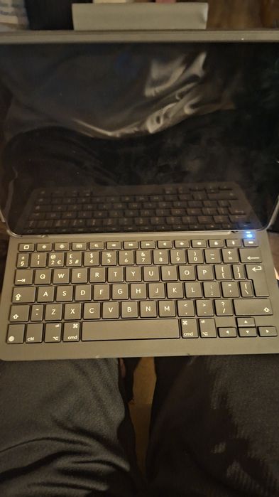 Logitech Slim Folio Keyboard Bluetooth Apple iPad 7th 8th 9th Gen
5.0
1 product rating