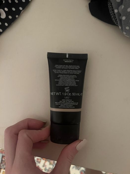 Тональный крем-тинт Nars