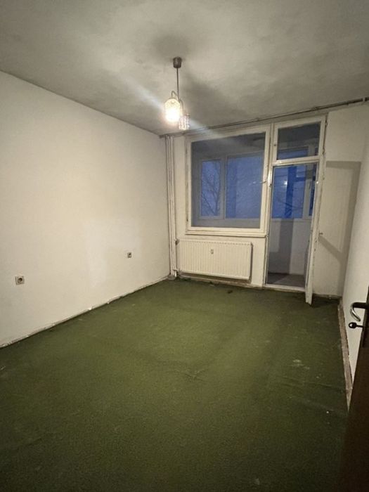 Тристаен апартамент с отлична локация! ж.к. Люлин 1!