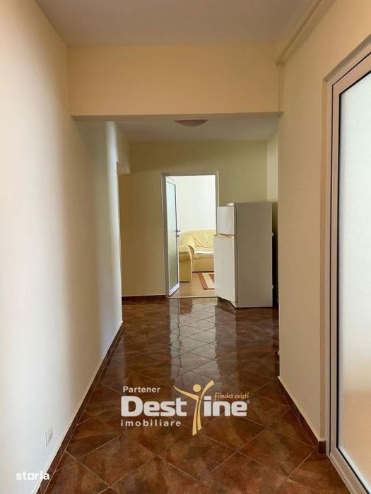 Inchiriez apartament 4 camere in zonǎ centralǎ, Piatra Neamt